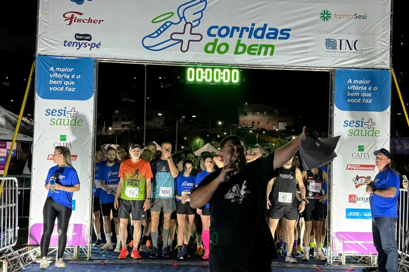 Prova noturna do Corridas do Bem em Joaçaba reúne mais de 500 participantes