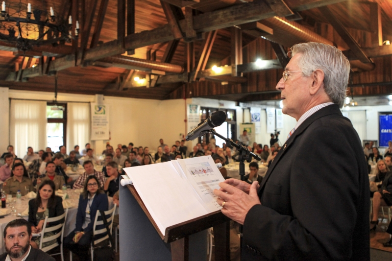 Investir na educação e na saúde dos trabalhadores amplia competitividade das empresas, defendeu Côrte (foto: Heraldo Carnieri)