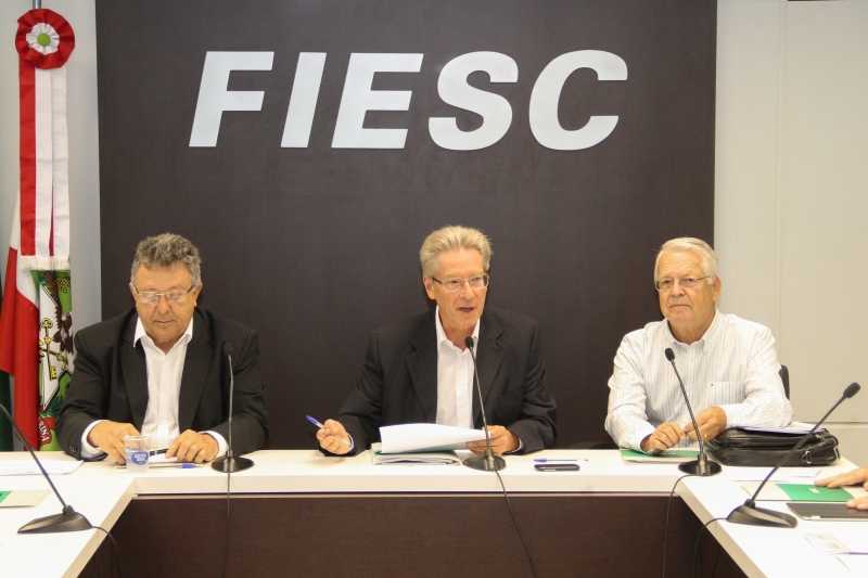 Otmar Muller, presidente da Câmara de Energia da FIESC, ressalta que, mesmo com a diminuição, a energia elétrica catarinense deve continuar sendo uma das mais caras do mundo. (Foto: Filipe Scotti)