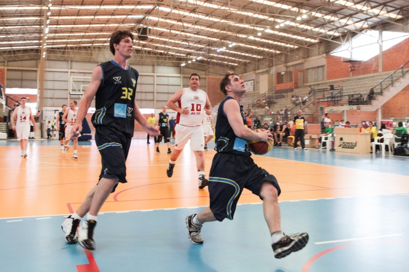 Torneio promove o bem-estar e a qualidade de vida, integrando os trabalhadores das indústrias (Fotos: Heraldo Carnieri)