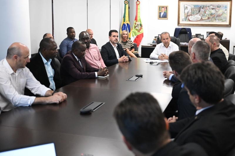 SC negocia exportação de casas de madeira com República do Congo