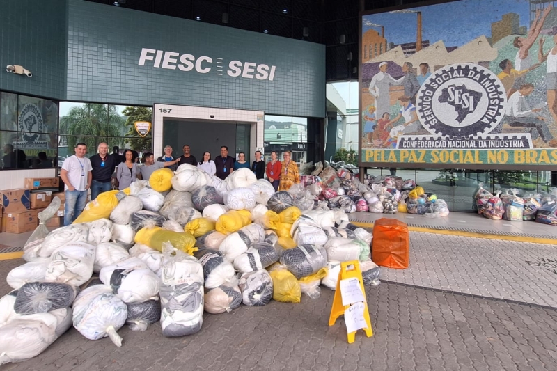 Caminhão com donativos para vítimas de enchente é enviado ao Rio Grande do Sul